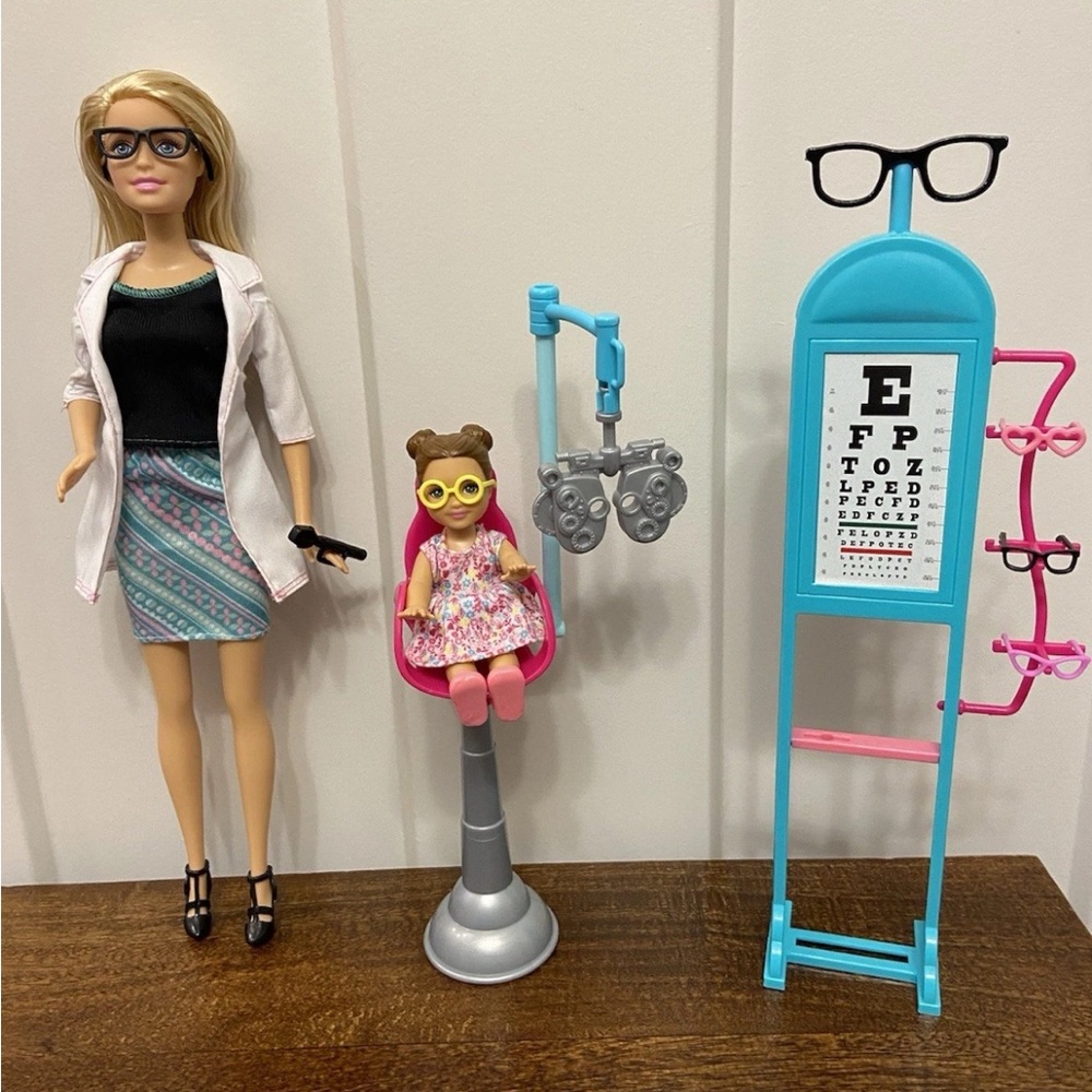 2015 RARE Mattel Optometrist Barbie Playset - All Original Pieces/Eye Doctor Set